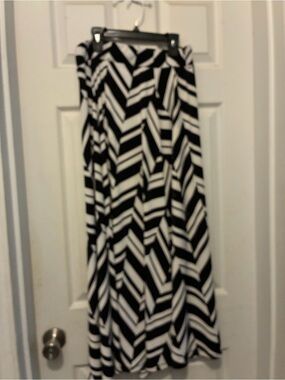 INC Black & White Chevron Maxi Skirt - Women's Flowing Skirt